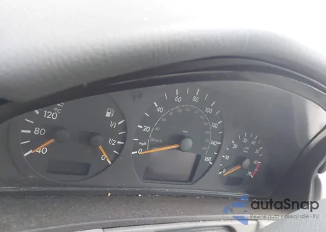 2002 Mercedes-Benz E 320 Special Edition z USA, uszkodzony, nr VIN WDBJF65JX2B469044